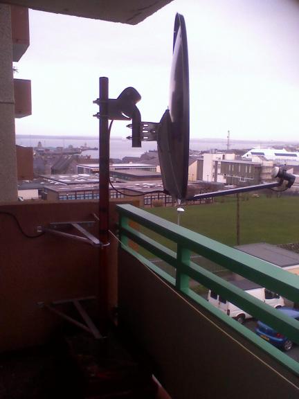 Balcony mounted 88 T T braced & concrete base 1a Balcony mount T T braced & concrete base 1a